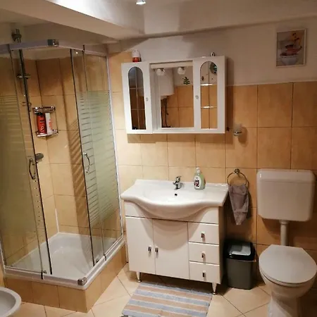 Sparrow Apartman *